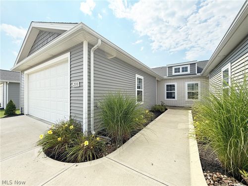 208 Silver Spring Cir, Elyria, OH, 44035-4408 | Card Image