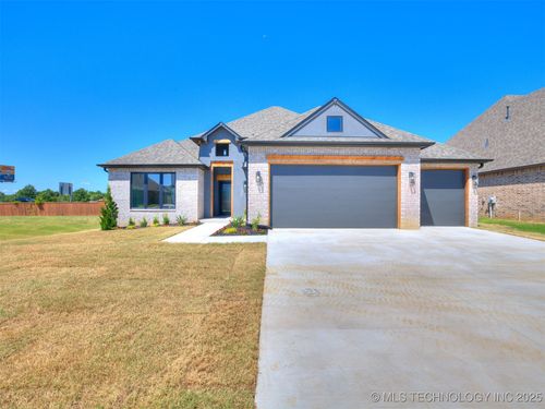 8732 S Quanah Ave, Tulsa, OK, 74132-3552 | Card Image