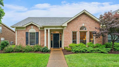 8027 Sunrise Cir, Franklin, TN, 37067-8261 | Card Image