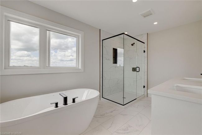 6477 Royal Magnolia Ave, House other with 3 bedrooms, 2 bathrooms and 2 parking in London ON | Image 32