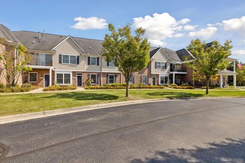1014 Shiawassee Cir, Howell, MI, 48843-4509 | Card Image