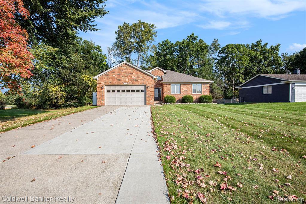 HI Hill Dr, Lake Orion, MI 48360 #1
