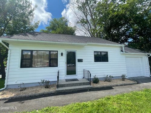 750 Columbia Tpke, East Greenbush, NY, 12061-2613 | Card Image