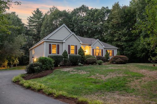 12 Parshley Ln, Brentwood, NH, 03833-6540 | Card Image