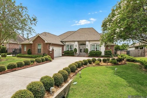 311 Riverwood Dr, Saint Rose, LA, 70087-3767 | Card Image
