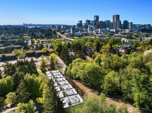 282 118th Ave Se, Bellevue, WA, 98005-3517 | Card Image