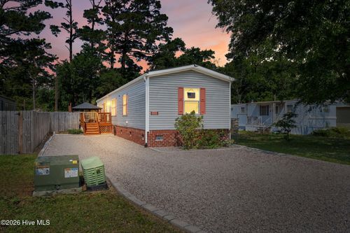 211 76th St, Oak Island, NC, 28465-4224 | Card Image
