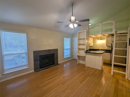 apt-201-1000 W 26th St, Austin, TX, 78705-4333 | Card Image
