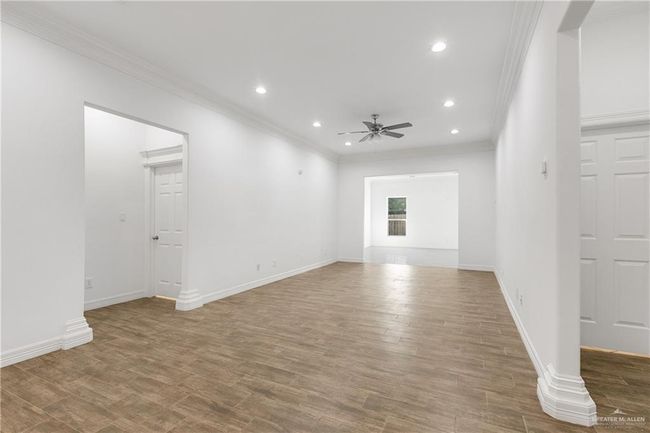 302 W Sugarcane Dr, House other with 3 bedrooms, 3 bathrooms and 2 parking in Weslaco TX | Image 5