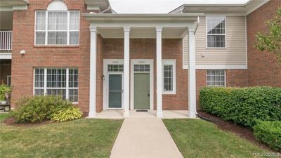 16873 Carriage Way, Condo with 2 bedrooms, 2 bathrooms and null parking in Northville Twp MI | Image 1