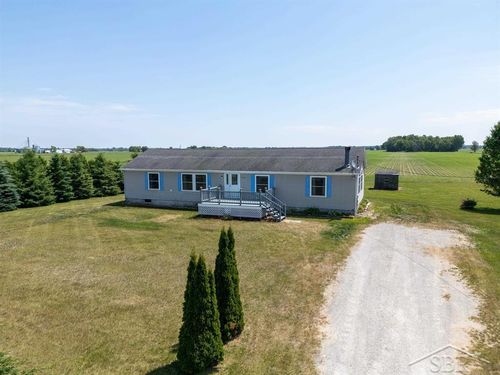 3227 11 Mile Rd, Auburn, MI, 48611-9707 | Card Image