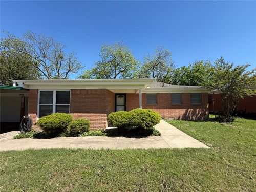 1135 Park Center St, Benbrook, TX, 76126-3557 | Card Image