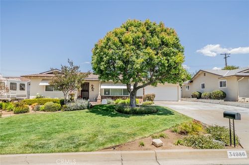 34986 Comberton St, Yucaipa, CA, 92399-2817 | Card Image