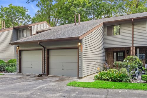 2935 Old Mill Dr, RACINE, WI, 53405-1323 | Card Image