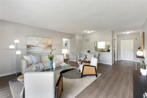 apt-6-550 Ne 20th St, Wilton Manors, FL, 33305-2115 | Card Image