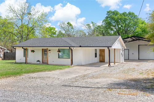 635 Margaret St, Blossom, TX, 75416-2119 | Card Image