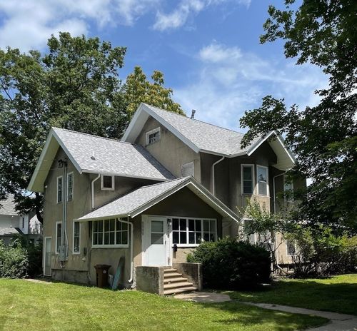 903 East St, Grinnell, IA, 50112-2034 | Card Image