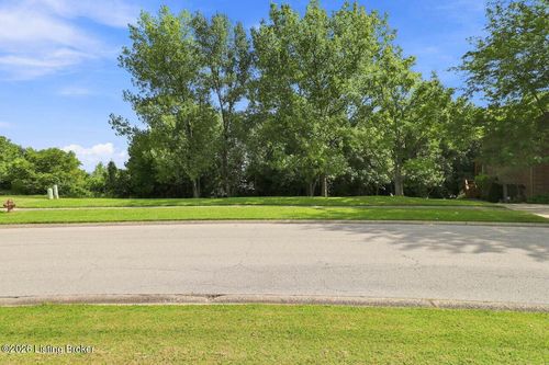 2009 Hillcircle Rd, Louisville, KY, 40214-5937 | Card Image