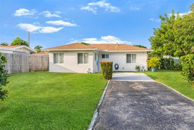 1609 Ne 34th Dr, House other with 2 bedrooms, 1 bathrooms and null parking in Oakland Park FL | Image 1