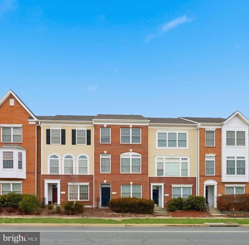 25013 Riding Center Dr, CHANTILLY, VA, 20152-6038 | Card Image