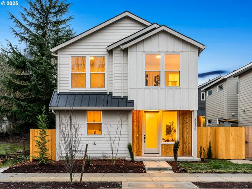 8330 N Bank St, Portland, OR, 97203-1263 | Card Image