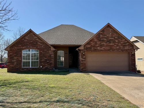 8313 E Lansing St, Broken Arrow, OK, 74014-7433 | Card Image