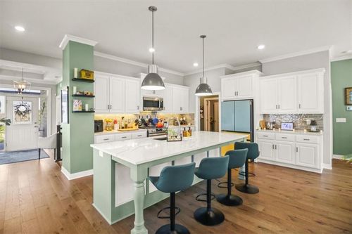 1713 Ravenwood Dr, Lees Summit, MO, 64086-0023 | Card Image