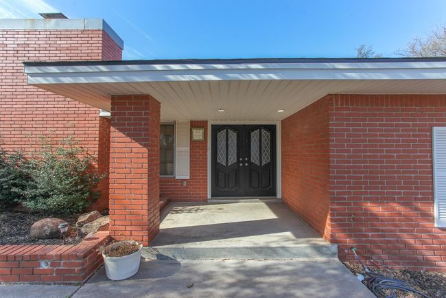 10 Glenwick Cv, House other with 3 bedrooms, 3 bathrooms and 2 parking in Big Spring TX | Image 4