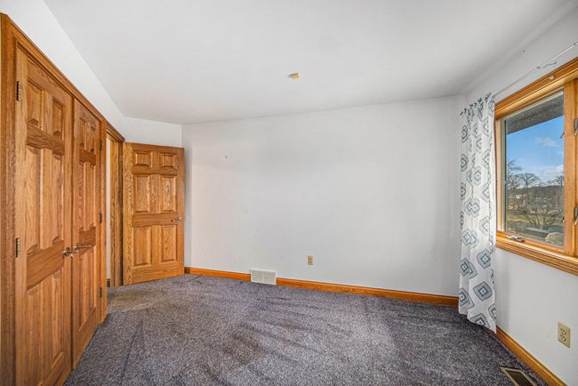 Bedroom main floor | Image 10