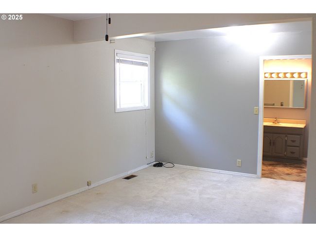 131 Mountain View Ave, House other with 3 bedrooms, 2 bathrooms and 2 parking in Myrtle Creek OR | Image 14