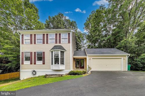 8603 Lauren Dr, Springfield, VA, 22153-1712 | Card Image