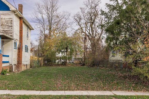 899 E 130th St, Cleveland, OH, 44108-2566 | Card Image