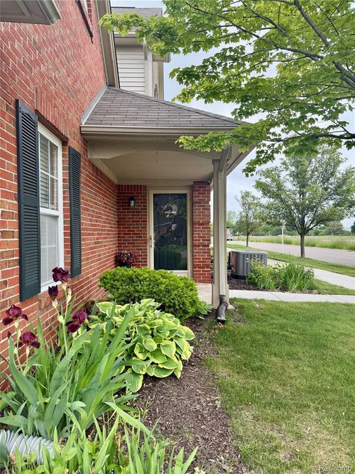 20653 Henry St, Trenton, MI, 48183-7625 | Card Image