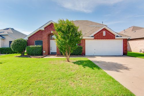 1133 Hillwood Dr, Saginaw, TX, 76179-3472 | Card Image