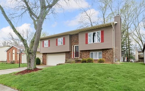 831 S Jefferson Dr, Decatur, IL, 62521-4243 | Card Image