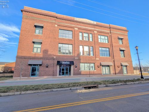 96-401 W Shoreline Drive, Sandusky, OH, 44870 | Card Image