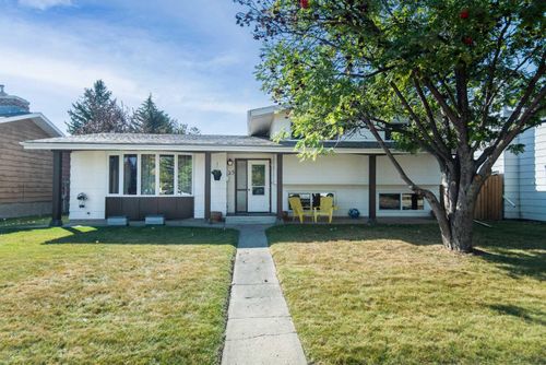 {{alt}} | Card Image