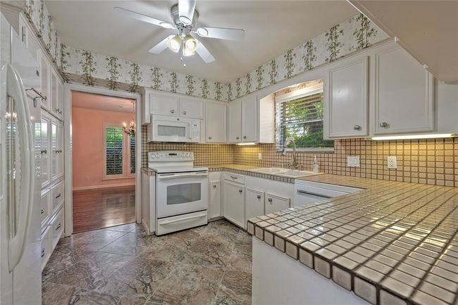 Refrigerator stays with home. | Image 13