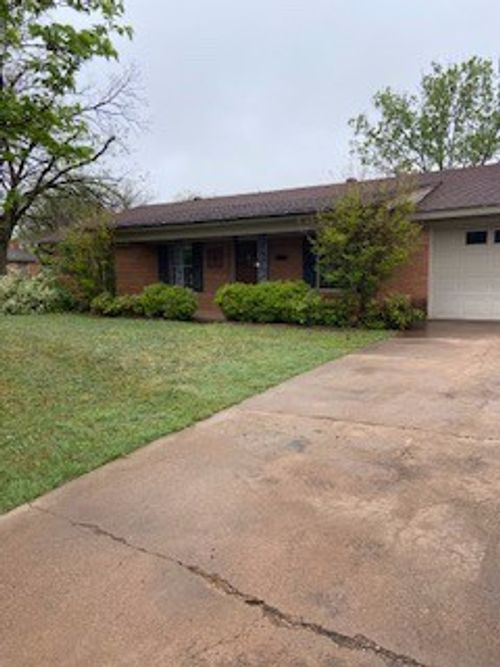 2250 Greenbriar Dr, Abilene, TX, 79605-5622 | Card Image