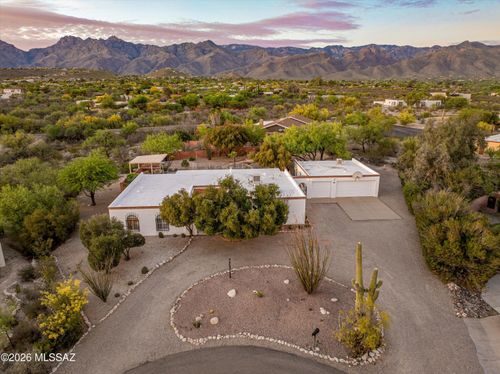 8241 E Camino Herradura, Tucson, AZ, 85750-2925 | Card Image