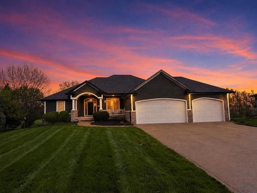 918 Wynstone Dr, Jefferson, SD, 57038-6868 | Card Image