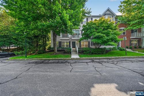 2148 Jordan Ct, Mahwah, NJ, 07430-3820 | Card Image