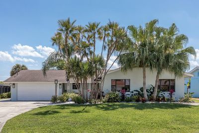 8720 Hickorywood Lane, House other with 3 bedrooms, 2 bathrooms and null parking in Tampa FL | Image 1