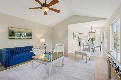 2060 Lyndhurst Ln, Aurora, IL, 60503-8516 | Card Image