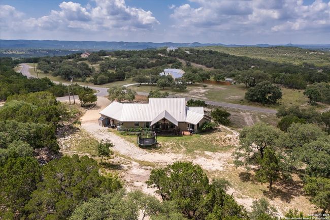 122 Twisting Oak Ct, House other with 4 bedrooms, 3 bathrooms and null parking in Pipe Creek TX | Image 52