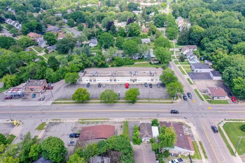 2710 W Court St, Flint, MI, 48503-3061 | Card Image