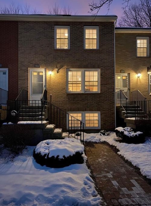 103 Derryfield Ct, Manchester, NH, 03104-4549 | Card Image