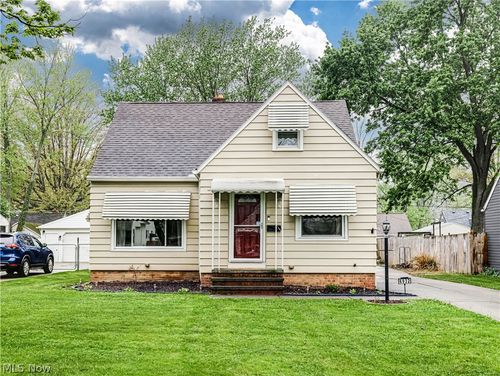 6932 Greenleaf Ave, Parma Heights, OH, 44130-3713 | Card Image