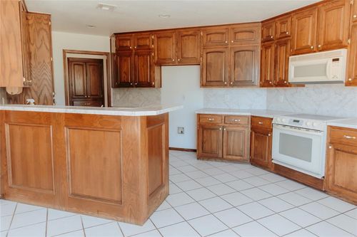 223 W 4th St, Chandler, OK, 74834-2020 | Card Image