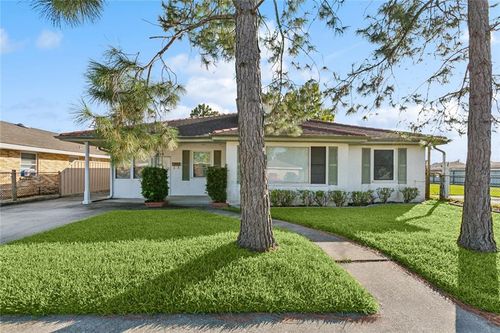 414 W Celestine St, Chalmette, LA, 70043-2110 | Card Image